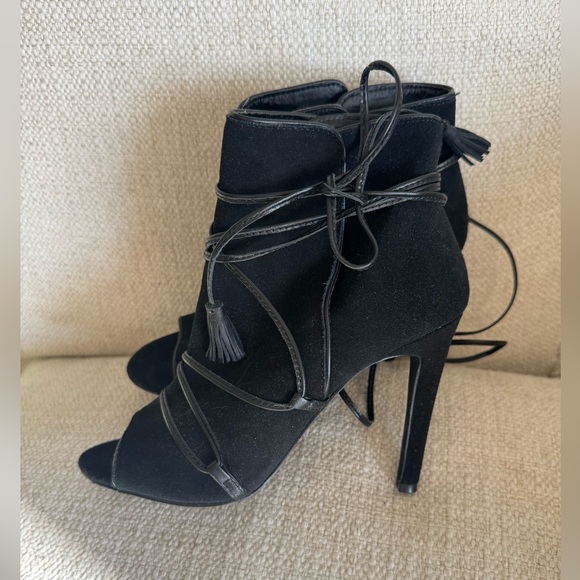 Joe’s “Halsey” soft leather suede heels Black, Size 6 - Picture 2 of 10
